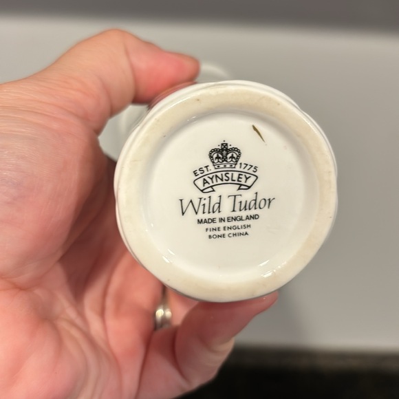 Vintage Aynsley Wild Tudor Fine Bone China Vase - Picture 3 of 7